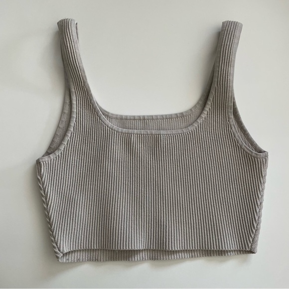 Babaton Sculpt Knit Tank Squareneck Ribbed Top Cropped Crop Shirt Light Grey - Picture 3 of 7